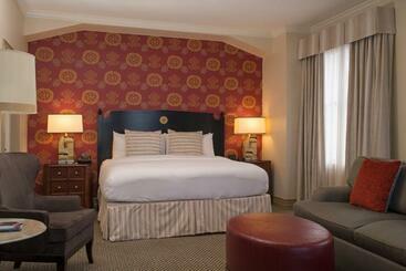 ホテル The Stephen F Austin Royal Sonesta