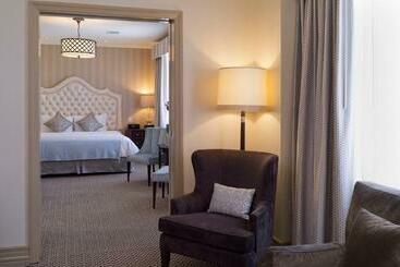 ホテル The Stephen F Austin Royal Sonesta