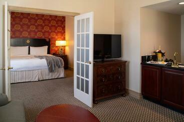 ホテル The Stephen F Austin Royal Sonesta