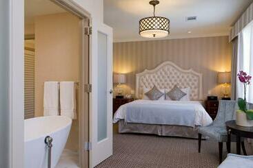 ホテル The Stephen F Austin Royal Sonesta