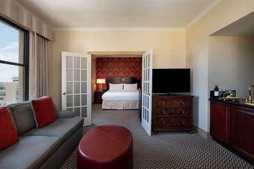 ホテル The Stephen F Austin Royal Sonesta