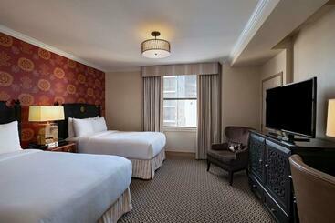 ホテル The Stephen F Austin Royal Sonesta
