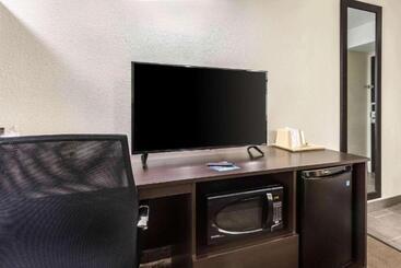 هتل Travelodge By Wyndham Flowood