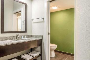 هتل Travelodge By Wyndham Flowood