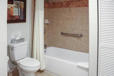 استراحتگاه Hilton Vacation Club Polynesian Isles Kissimmee