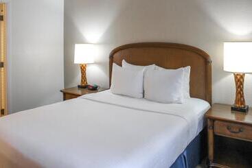 استراحتگاه Hilton Vacation Club Polynesian Isles Kissimmee