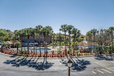 استراحتگاه Hilton Vacation Club Polynesian Isles Kissimmee