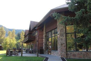 استراحتگاه Spearfish Canyon Lodge