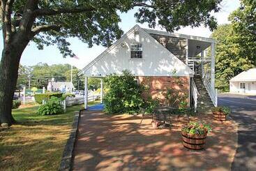 Skaket Beach Motel
