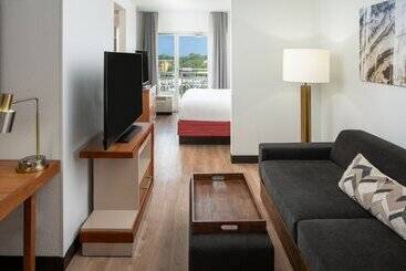 Springhill Suites By Marriott Charleston Riverview
