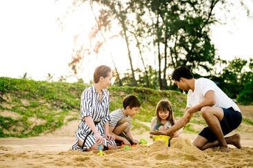 استراحتگاه Avani+ Mai Khao Phuket Suites