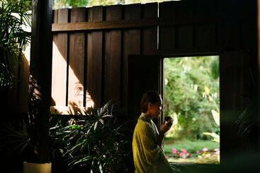 استراحتگاه Avani+ Mai Khao Phuket Suites