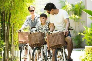 استراحتگاه Avani+ Mai Khao Phuket Suites