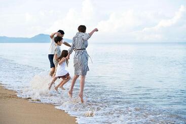 استراحتگاه Avani+ Mai Khao Phuket Suites