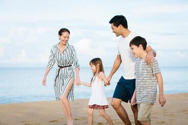 استراحتگاه Avani+ Mai Khao Phuket Suites