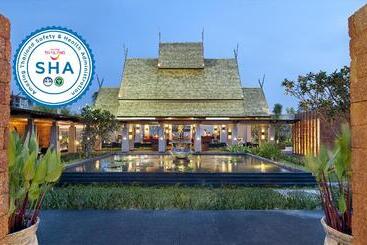 استراحتگاه Avani+ Mai Khao Phuket Suites