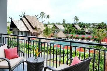 استراحتگاه Avani+ Mai Khao Phuket Suites