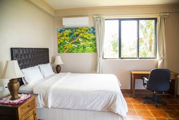تختخواب و صبحانه Seven Color Sea View Villa