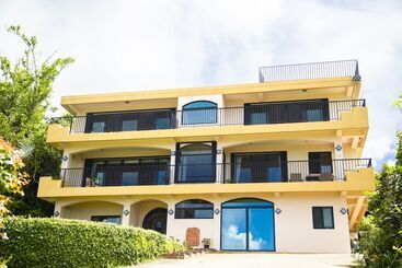 تختخواب و صبحانه Seven Color Sea View Villa