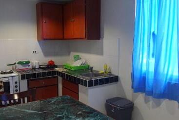 S & C Hotel Suites & Apartment