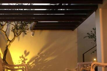 هتل Cloud 9 Negombo