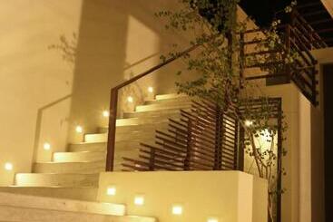 هتل Cloud 9 Negombo