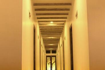 هتل Cloud 9 Negombo