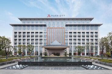 هتل Courtyard By Marriott Wuxi Lihu Lake