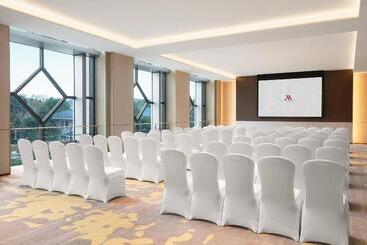 هتل Courtyard By Marriott Wuxi Lihu Lake