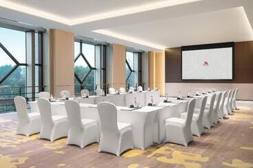 هتل Courtyard By Marriott Wuxi Lihu Lake