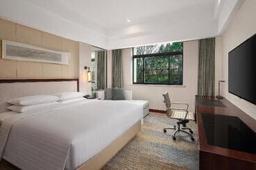 هتل Courtyard By Marriott Wuxi Lihu Lake