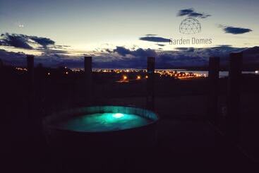 هتل Garden Domes