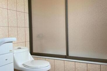 هتل Teanehi Bed & Breakfast
