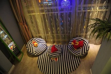 هتل Chengdu Charm City