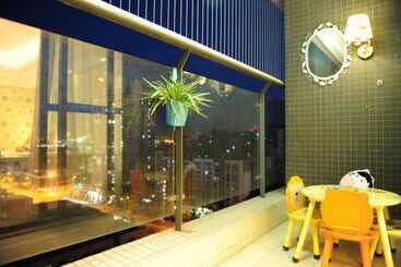 هتل Chengdu Charm City