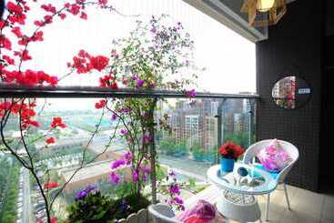 هتل Chengdu Charm City
