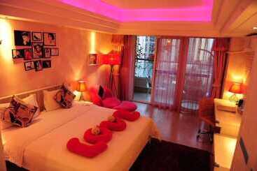 هتل Chengdu Charm City