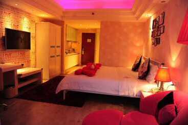 هتل Chengdu Charm City