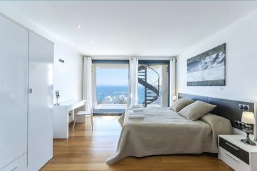 Villa Aqua