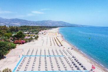 هتل Valtur Otium Resort