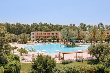 هتل Valtur Otium Resort