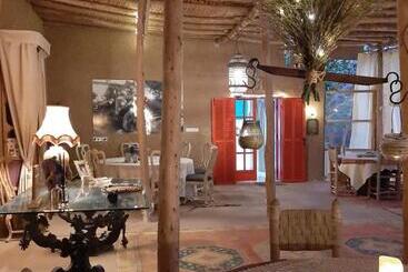 펜션 Dar Tawarta Guest House Dakhla