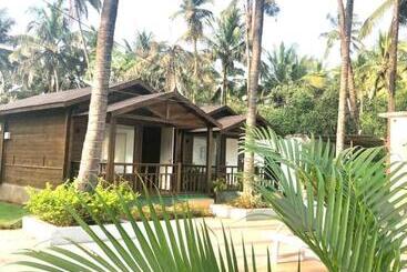 هتل Golden Sands Resort, Morjim