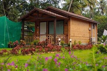 هتل Golden Sands Resort, Morjim
