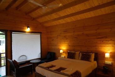 هتل Golden Sands Resort, Morjim