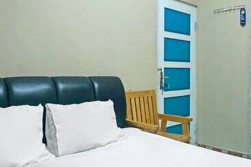 هتل Oyo 2954 Aulia Homestay