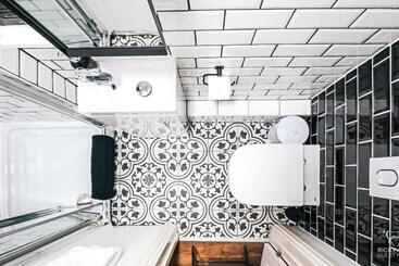تختخواب و صبحانه Ricky Road Guest House   Wizard Studio Room Available To Book Now