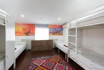 Light Hostel