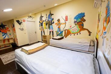 Light Hostel