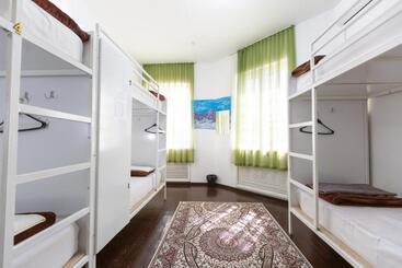 Light Hostel